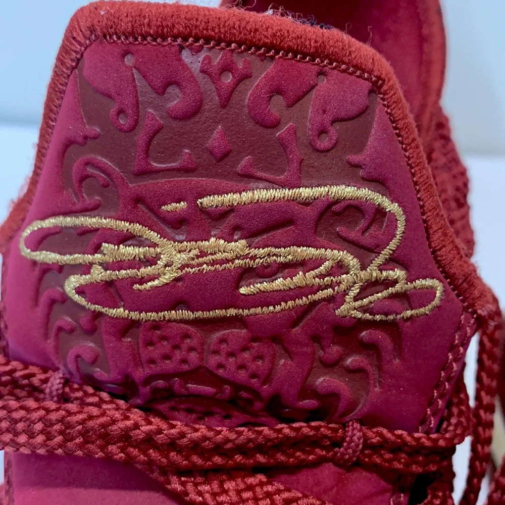 Rare 🔥 Nike LeBron 16 “King” Shoes - Picture 10 of 16